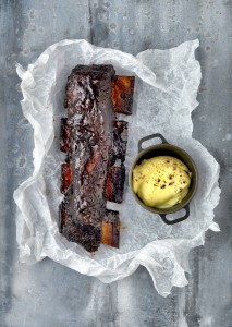 Coffee glazed short rib of beef with creamed potato and roasted carrots