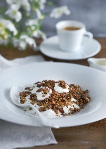 Roasted granola with coffee, Greek yoghurt, and honey