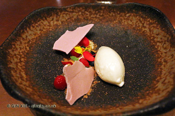 Yoghurt sorbet, malt, blackberry, raspberry, blueberry, mint, Saltvand at Henkes, Shanghai